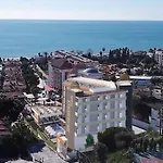 Отель Golden Rock Hotel&spa