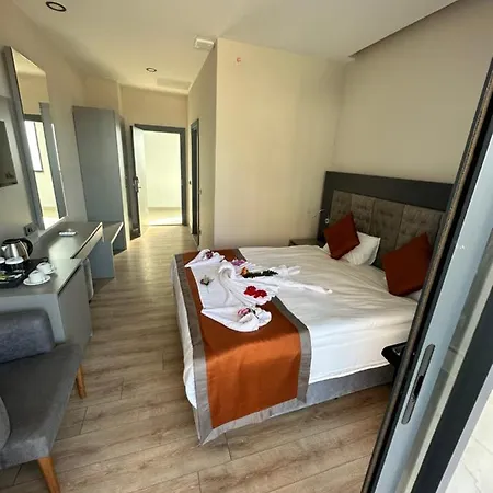 Отель Golden Rock Hotel&spa