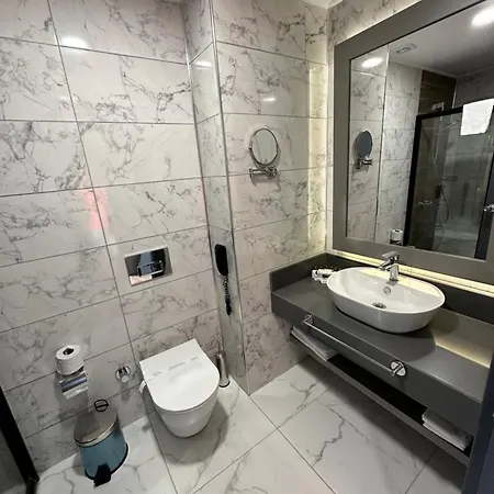 Hotell Golden Rock Hotel&spa