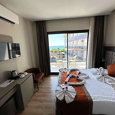 Golden Rock Hotel&spa 4* シダ