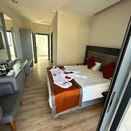 Golden Rock Hotel&spa ホテル