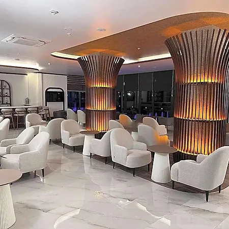 Golden Rock Hotel&spa ホテル
