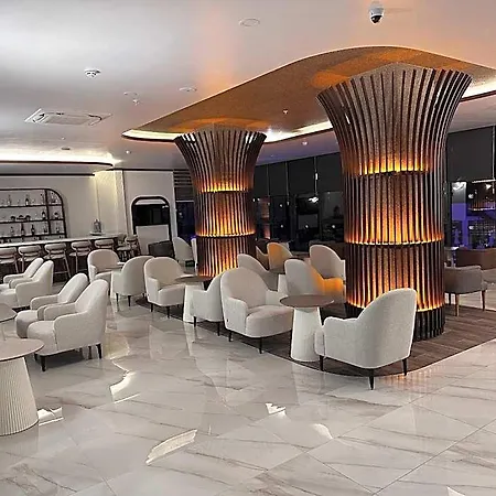 ホテル Golden Rock Hotel&spa