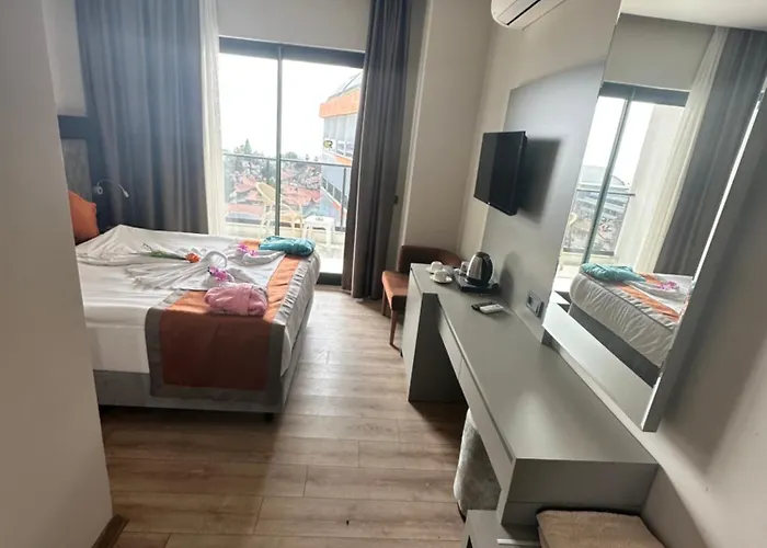 Golden Rock Hotel&spa Отель