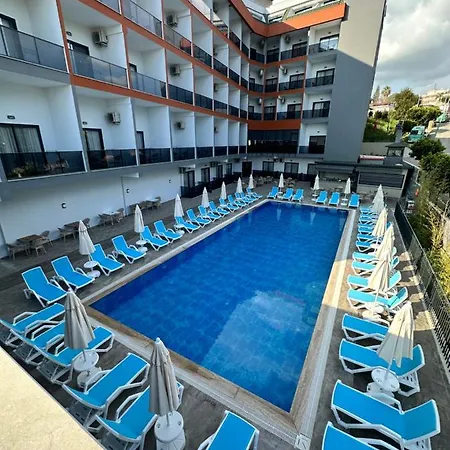 Golden Rock Hotel&spa Otel 4*