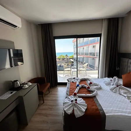 Golden Rock Hotel&spa Otel 4*