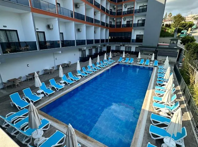 Golden Rock Hotel&spa Hotell 4*