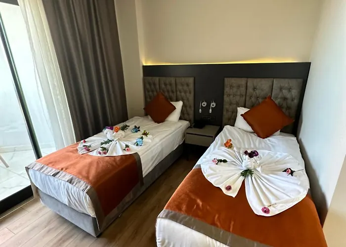 Golden Rock Hotel&spa Hotell 4*