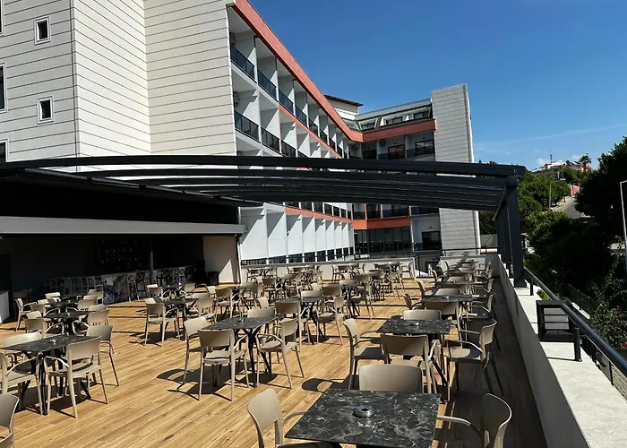 Golden Rock Hotel&spa 4* Side