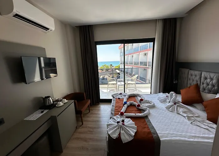 Golden Rock Hotel&spa Hotell 4*